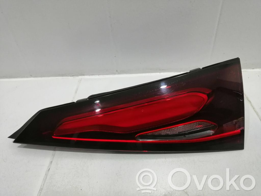 Mercedes-Benz GLC C254 Lampy tylnej klapy bagażnika 
