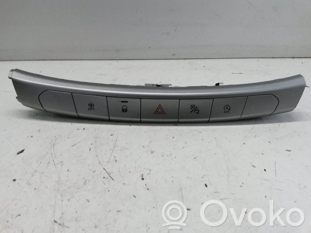Fiat Tipo Hazard light switch 