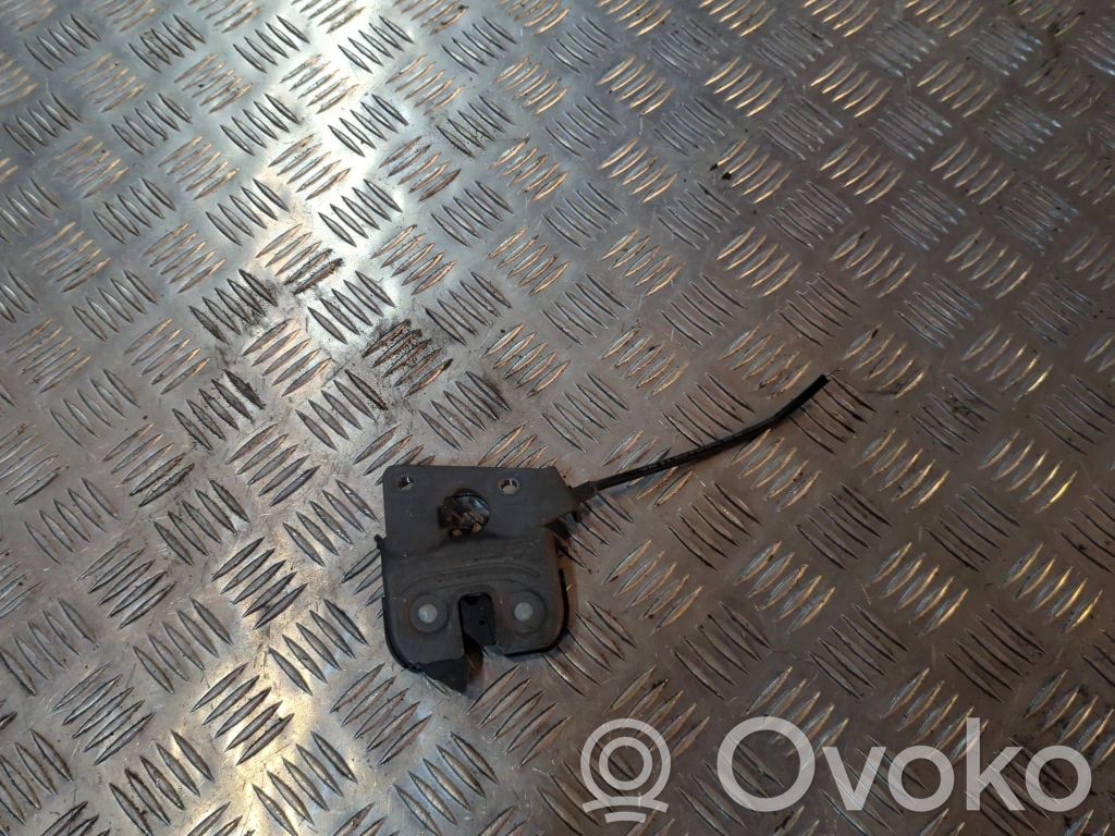 Seat back rest lock catch   7112854