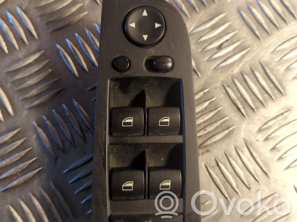 Electric window control switch   6948632,06W44K201