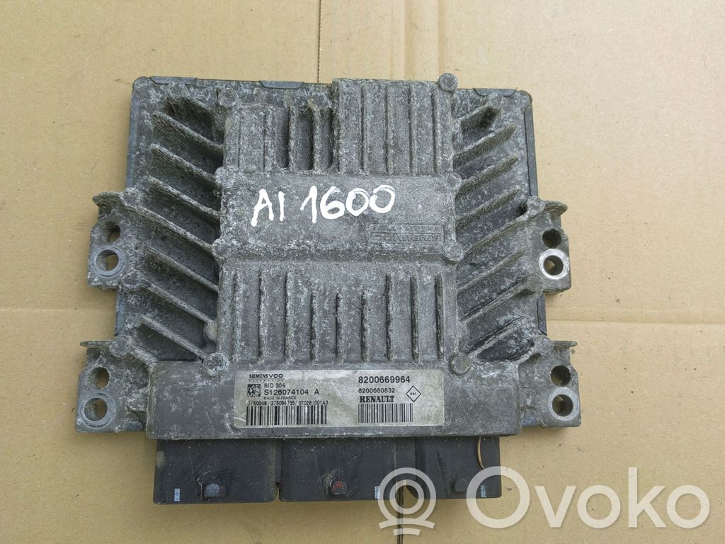Renault Clio III Engine control unit/module 
