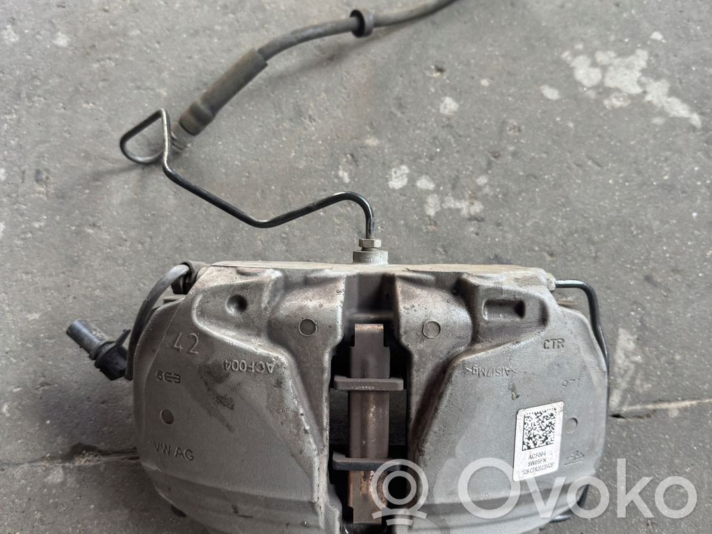 Audi A5 Zacisk hamulcowy przedni 