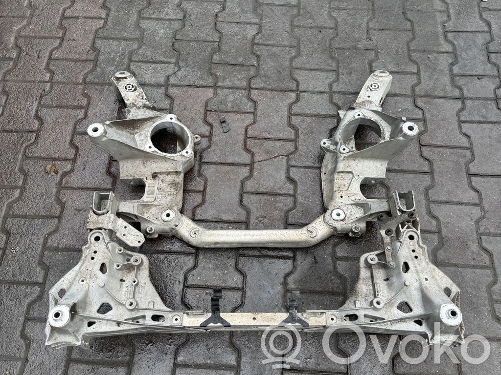 BMW 7 G11 G12 Rama pomocnicza przednia 