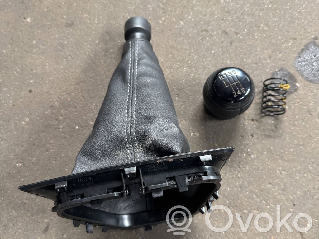 Renault Express Gear lever shifter trim leather/knob 