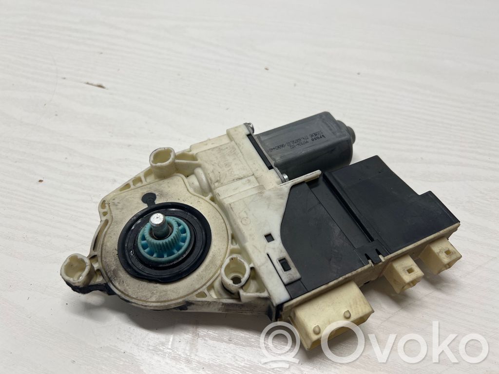 Citroen C5 Front door window regulator motor 