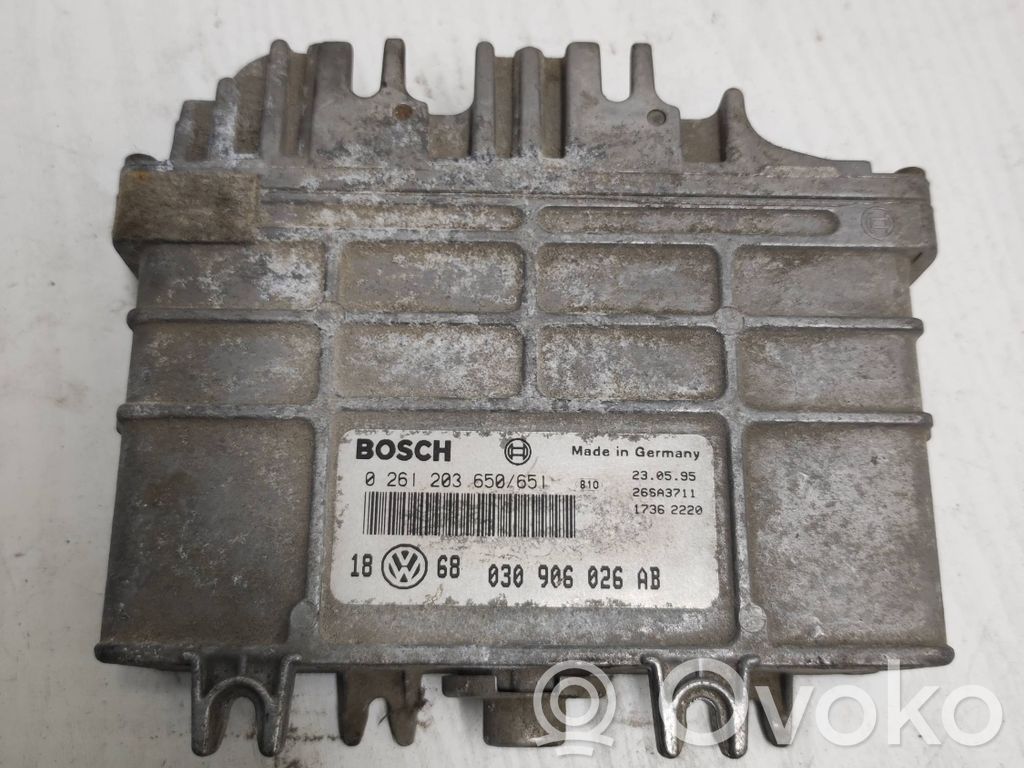 Volkswagen Golf III Engine control unit/module 