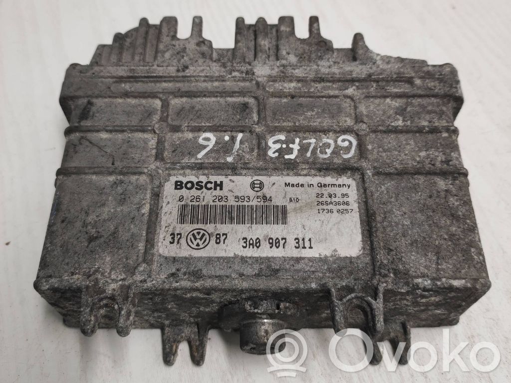 Volkswagen Golf III Engine control unit/module 