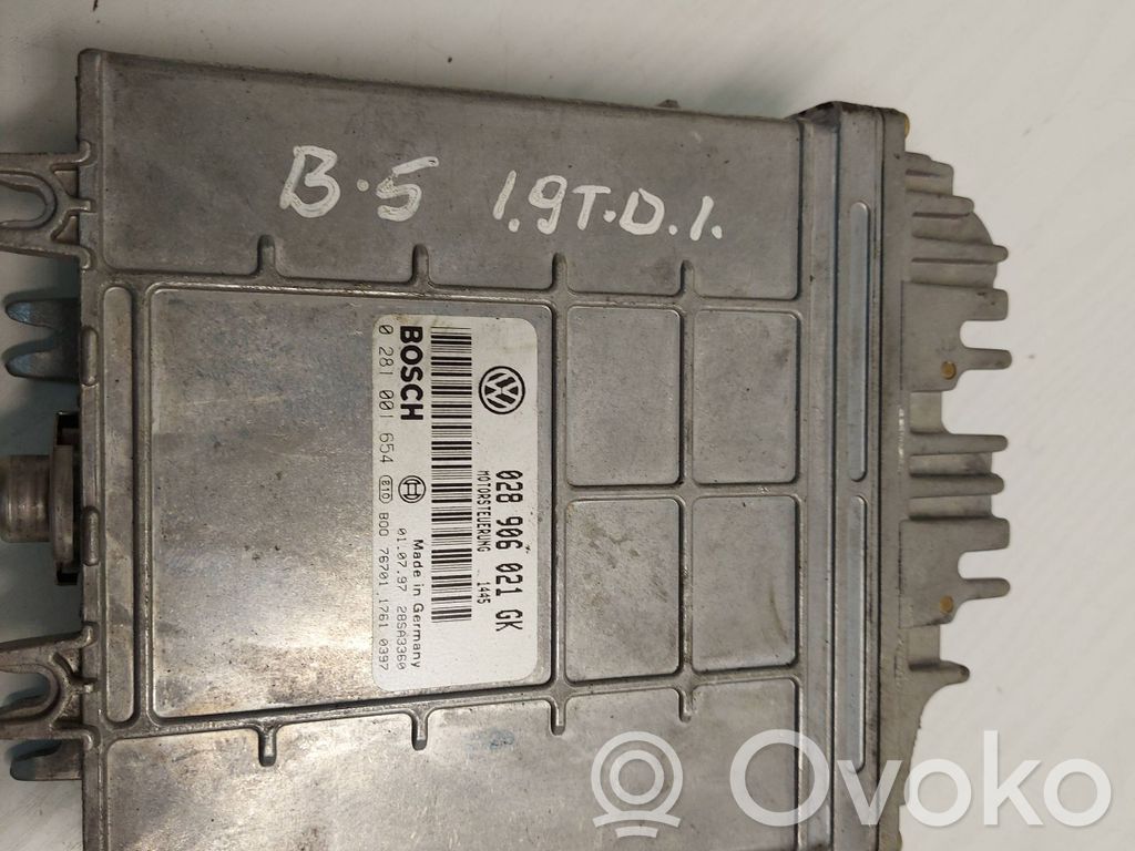 Volkswagen PASSAT B5 Engine control unit/module 