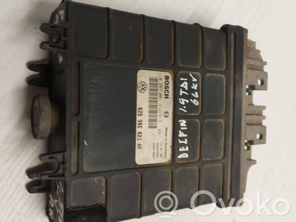 Volkswagen PASSAT B4 Engine control unit/module 