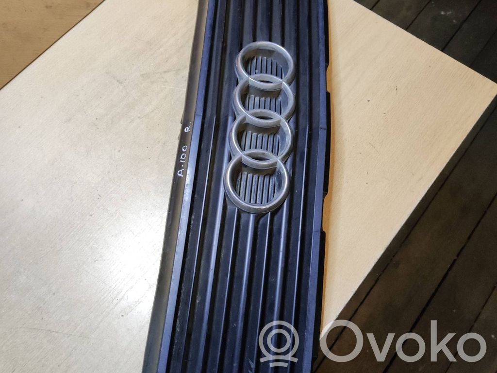 Audi 100 200 5000 C3 Etusäleikkö 