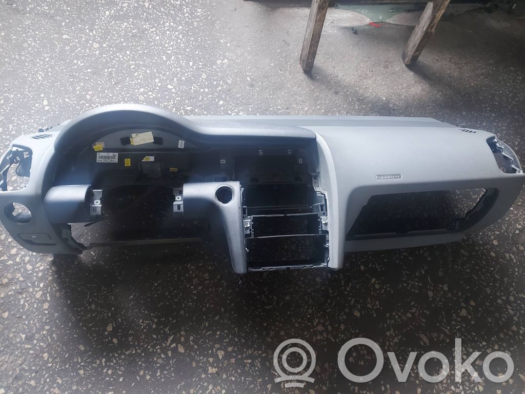 Audi Q7 4L Panelis 