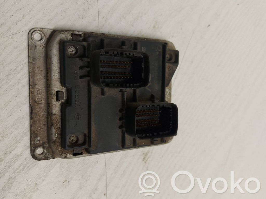Engine control unit/module   0261204058,90532609