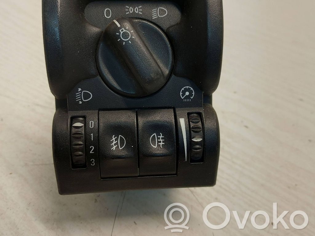 Light switch   53142800,90504974