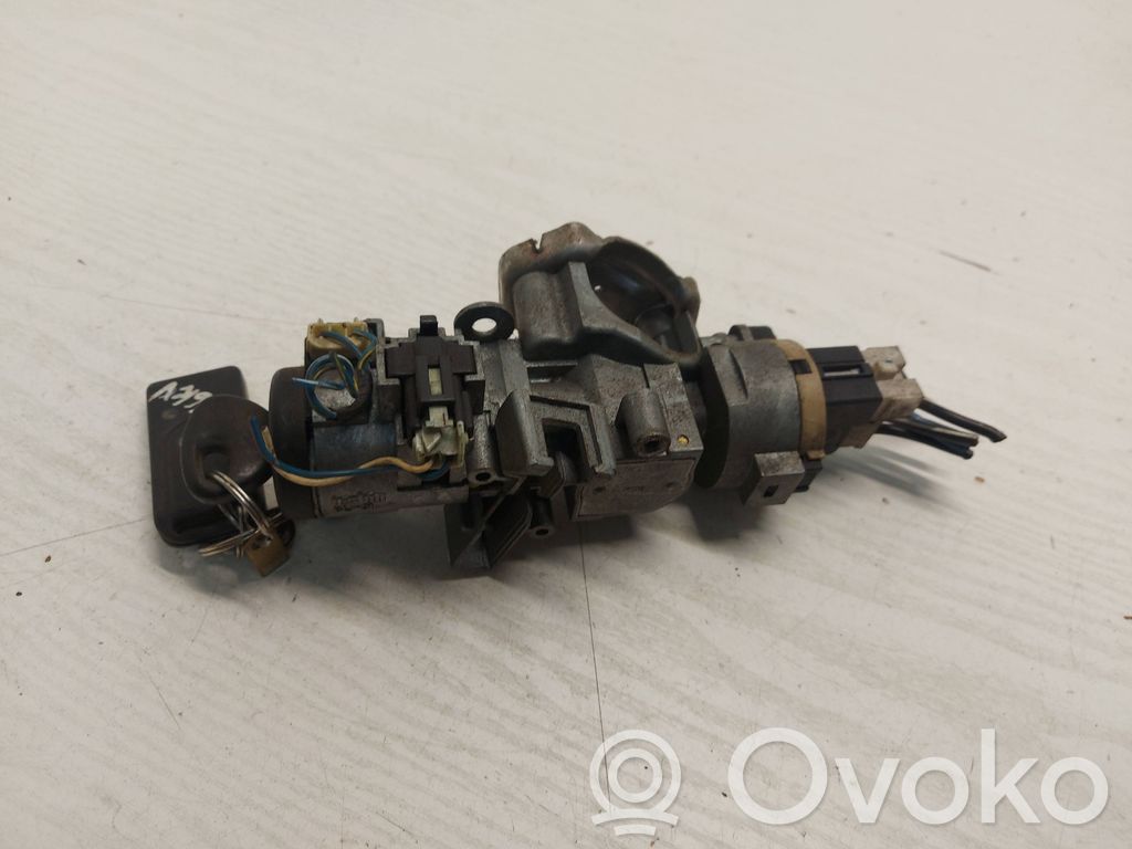 Mazda 323 F Užvedimo spynelė 