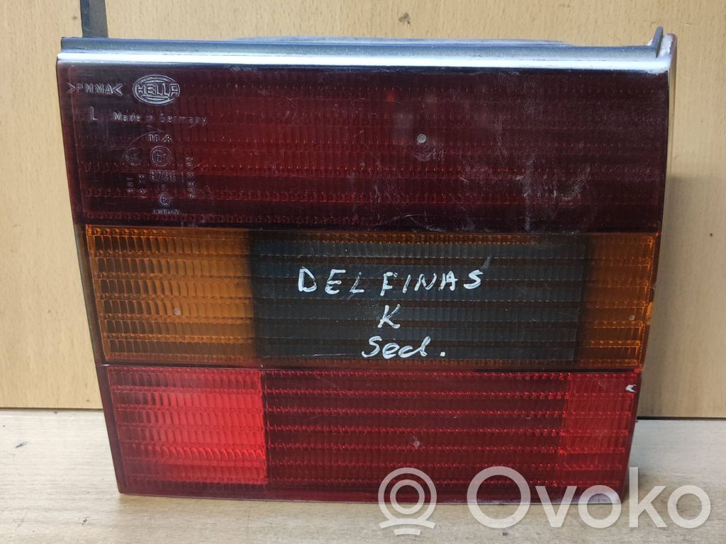 Volkswagen PASSAT B3 Lampy tylnej klapy bagażnika 