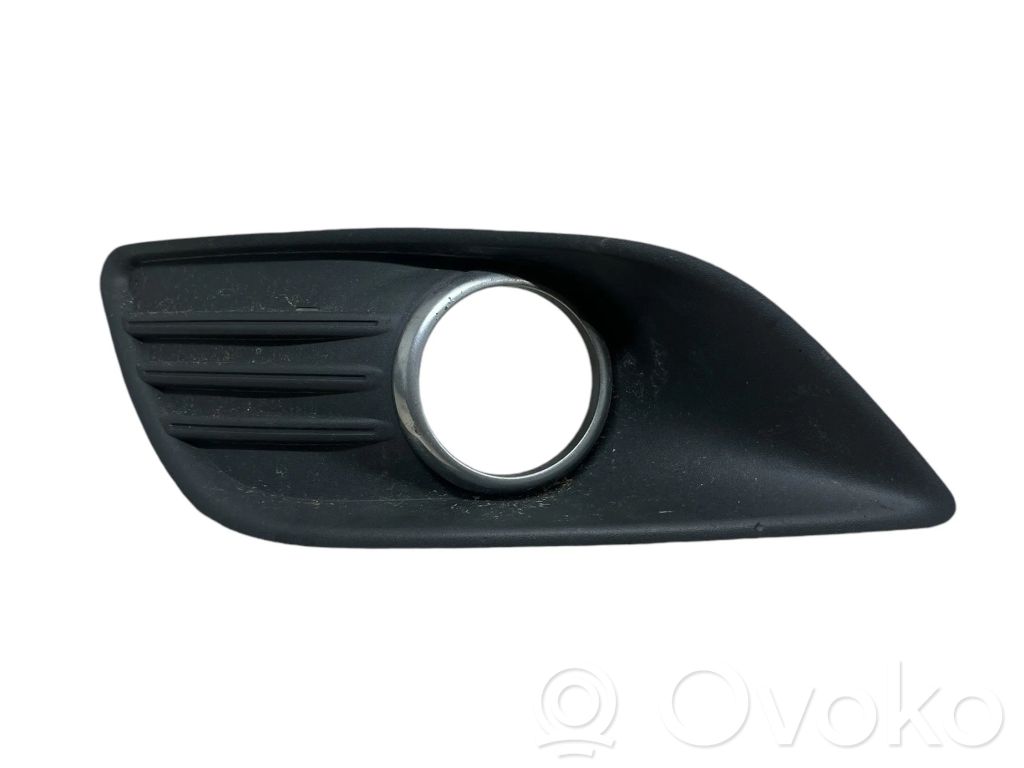 Ford Focus Etusumuvalon ritilä 