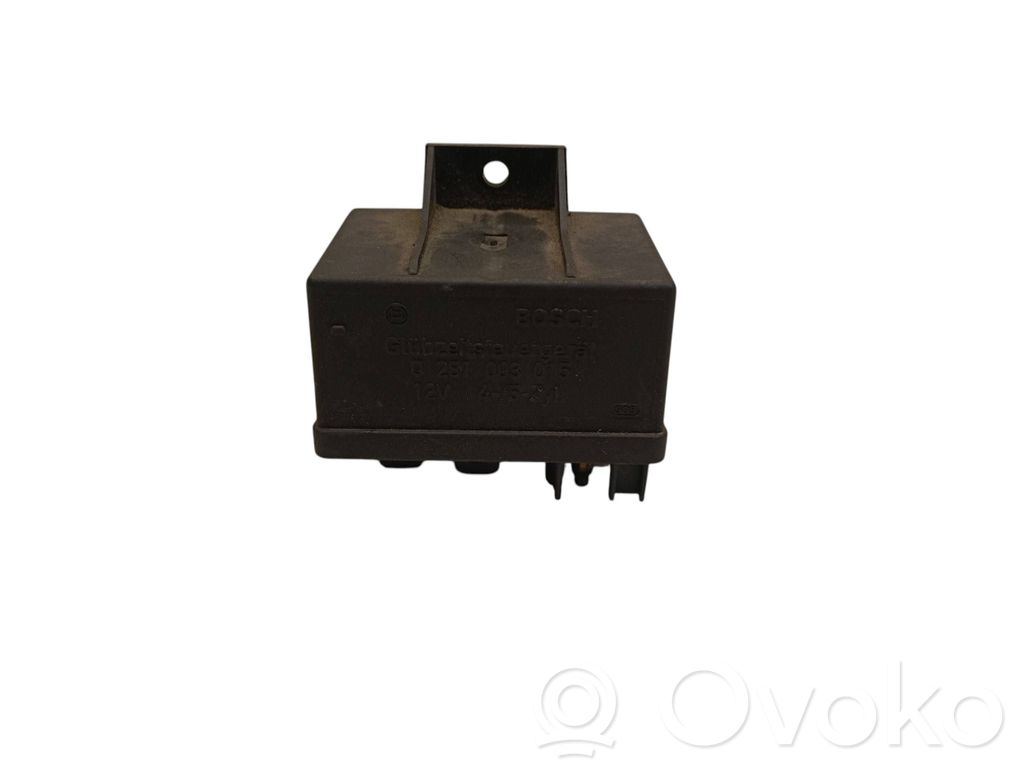 Mercedes-Benz E W210 Glow plug pre-heat relay 