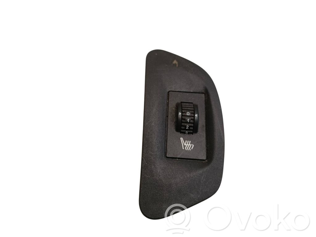 Peugeot 407 Seat heating switch 