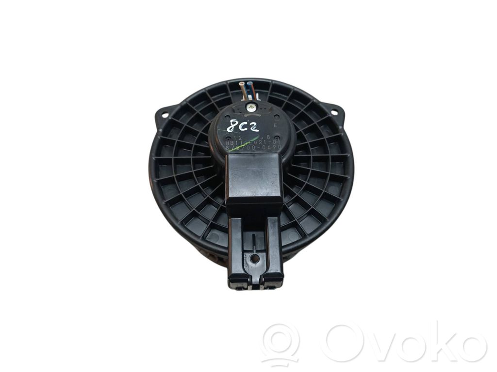 Mazda 2 Mazā radiatora ventilators 