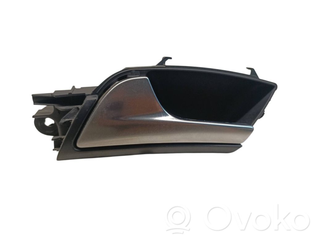 Manecilla interna puerta delantera   8T0837019A