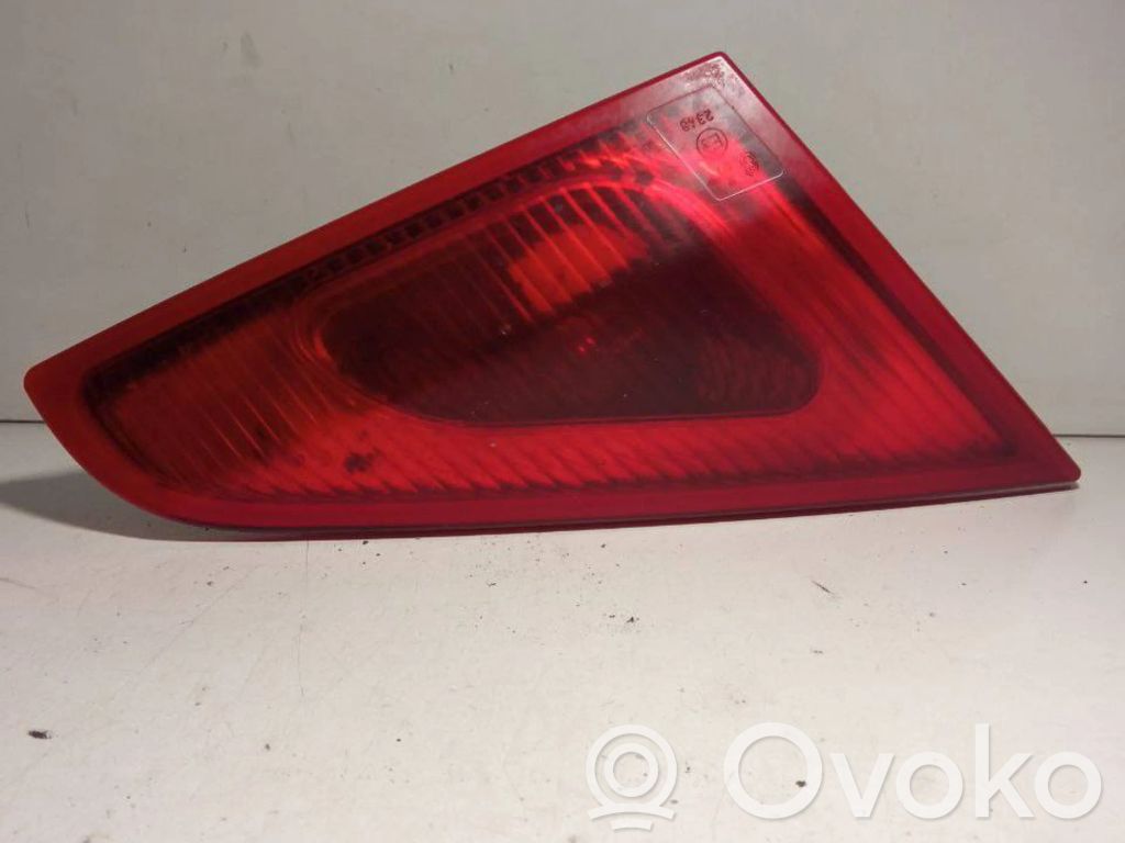 Mitsubishi Colt Lampy tylnej klapy bagażnika 