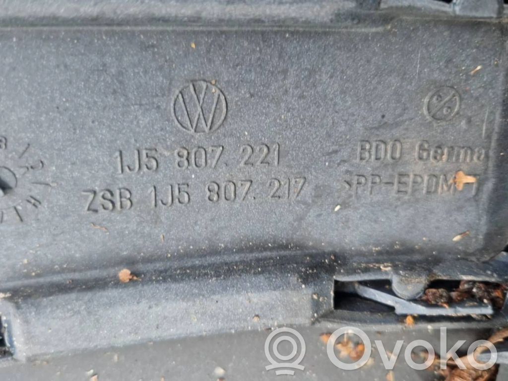 Volkswagen Bora Zderzak przedni 