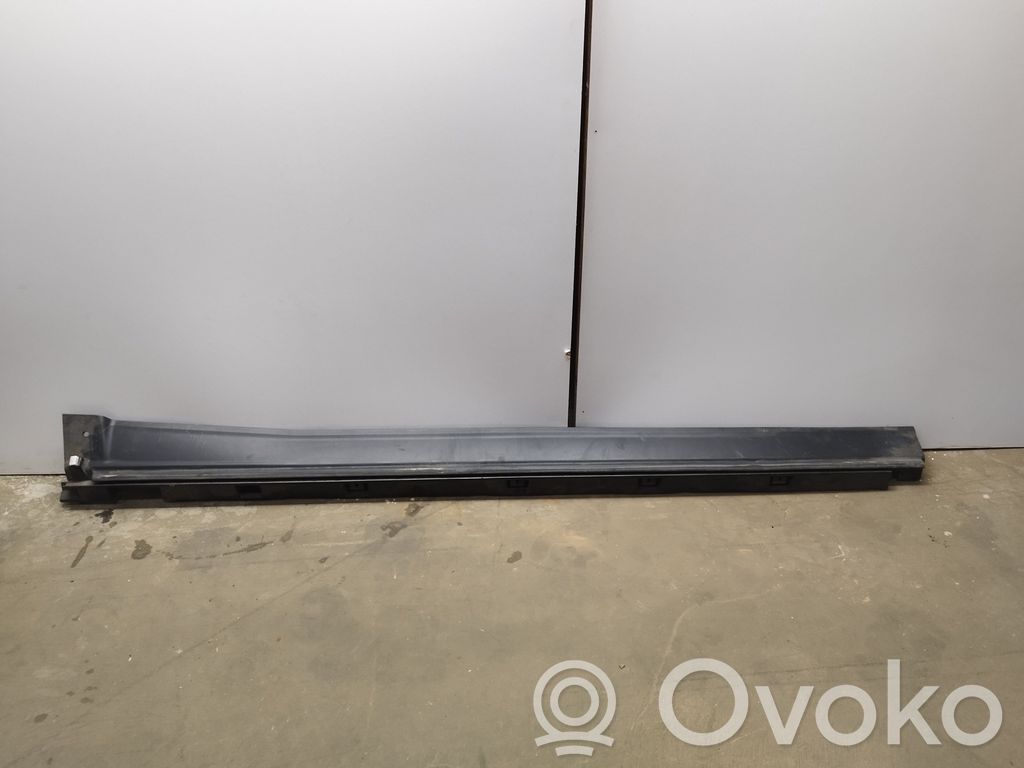 Ford Explorer V Sill supporting ledge 
