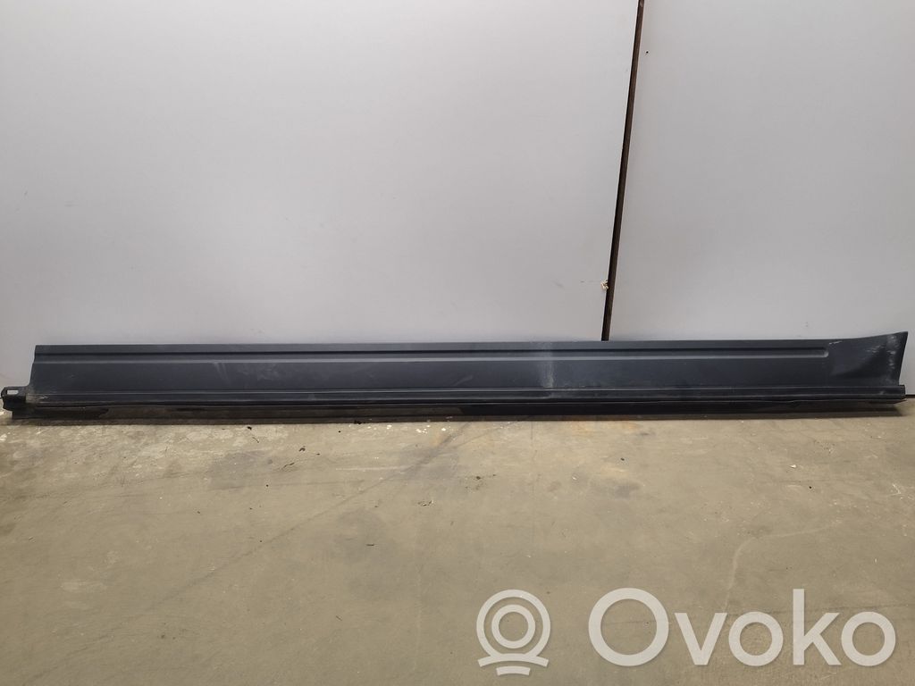 Ford Explorer VI Side skirt rear trim 