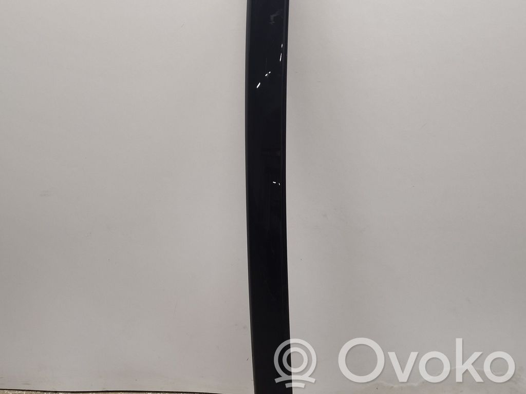 Ford Explorer VI Windshield trim 