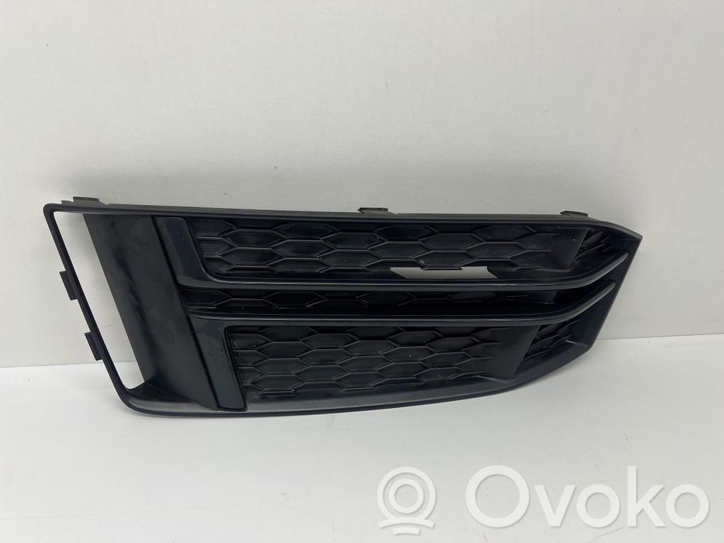 Kratka dolna zderzaka przedniego   8W0807681F,BTA70185