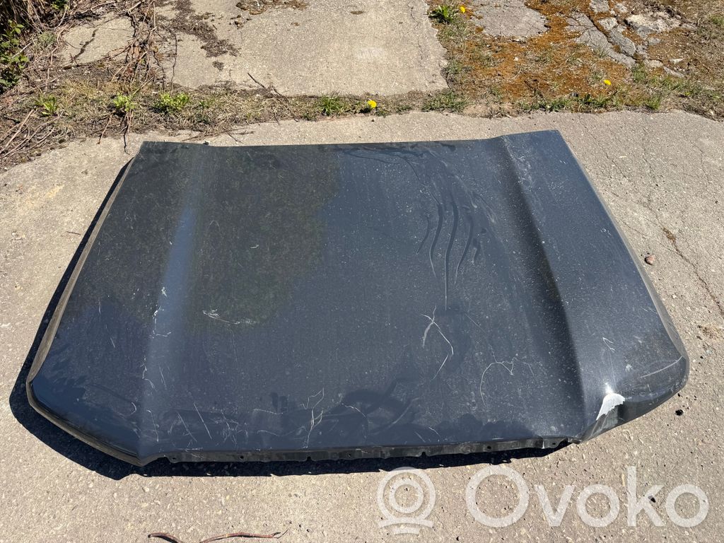 Капот двигателя