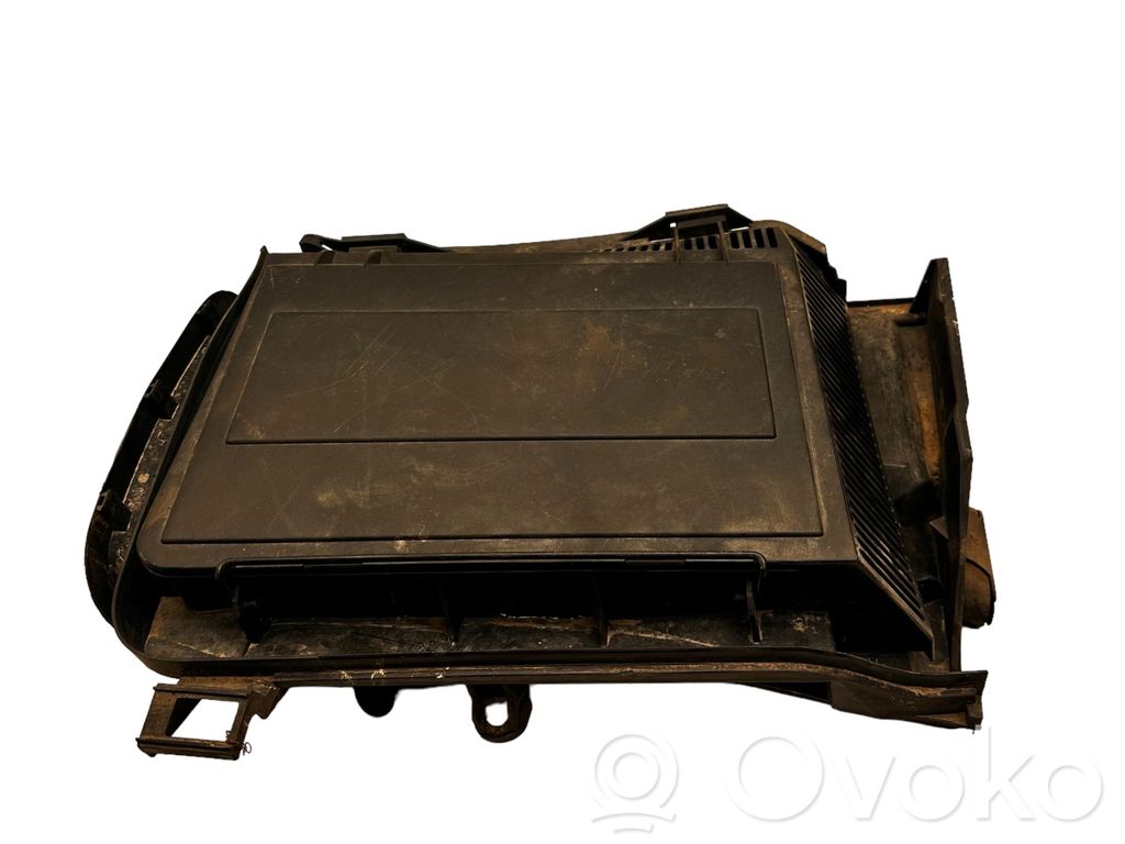 BMW 5 E39 Air filter box 