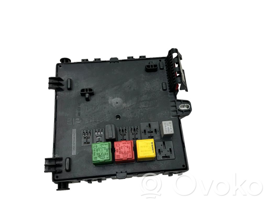 Opel Vectra C Fuse module 