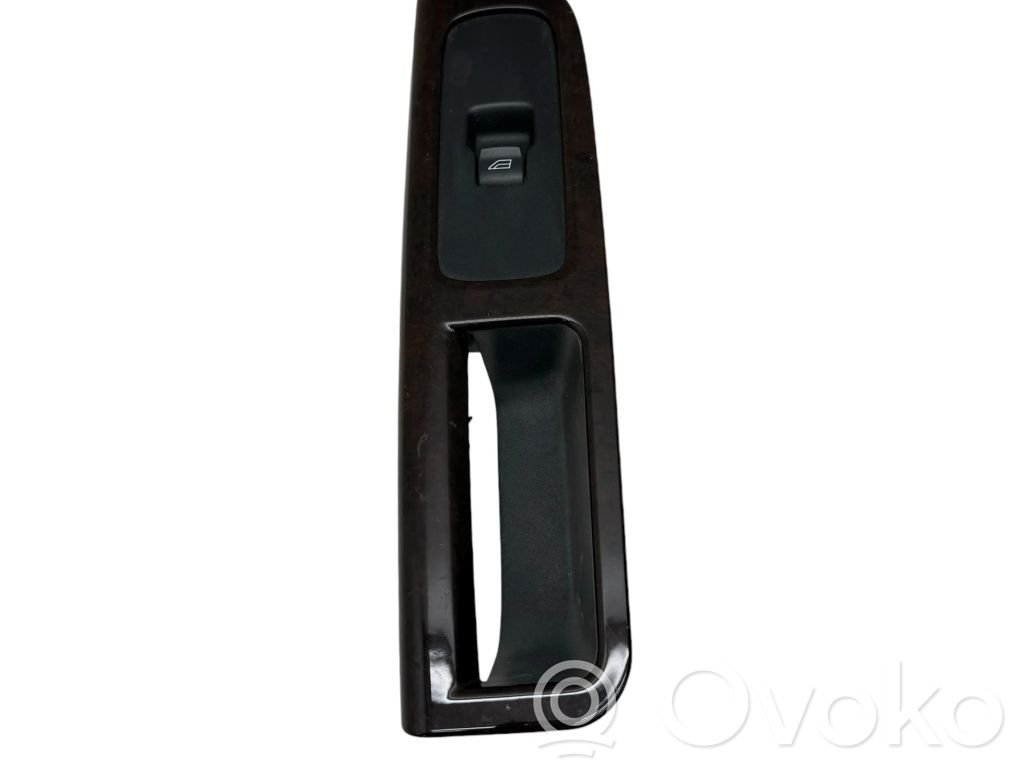 Volvo V50 Front door window switch trim 