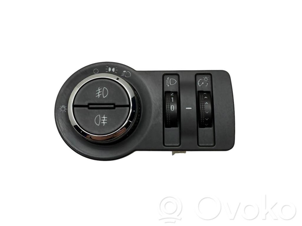 Opel Astra J Light switch 