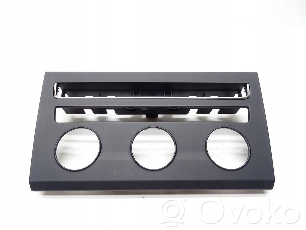 Seat Leon (5F) Dashboard center trim panel 