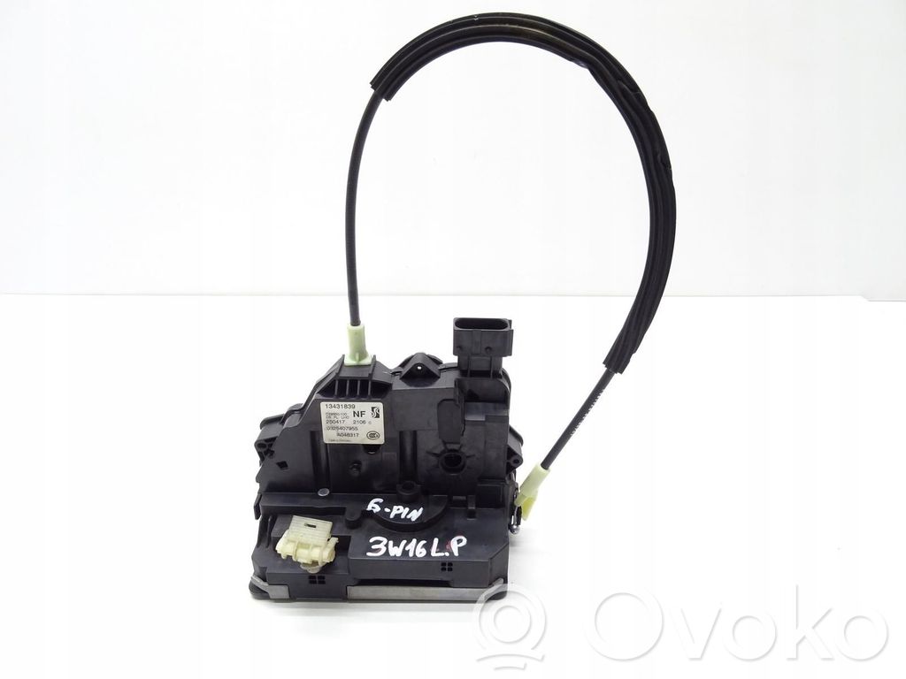 Opel Corsa E Front door lock 