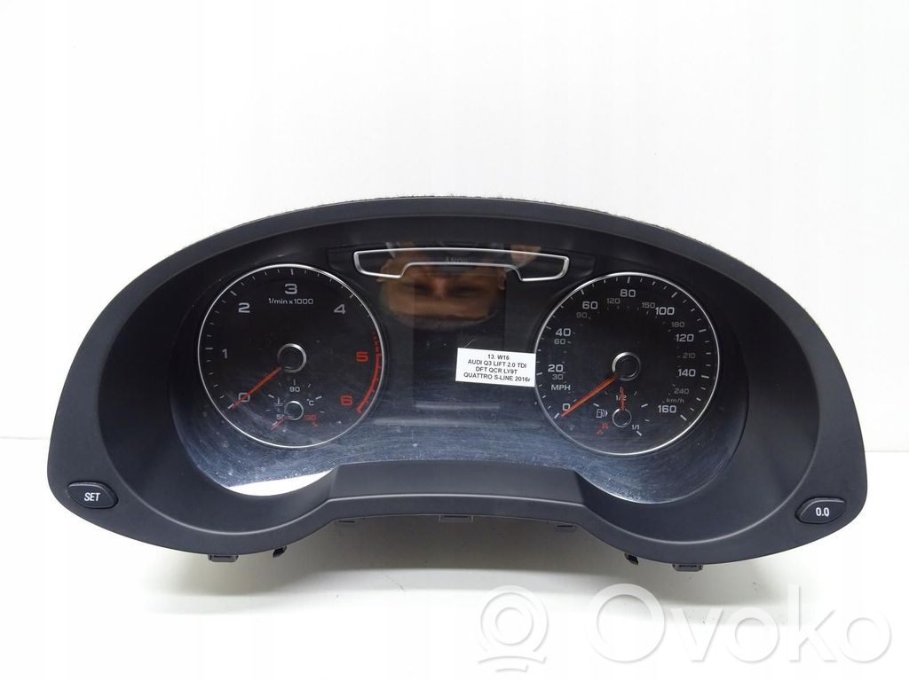 Audi Q3 8U Speedometer (instrument cluster) 