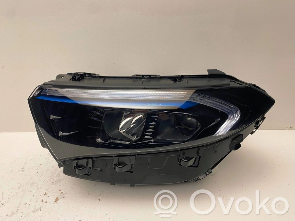 Mercedes-Benz EQB Lampa przednia 