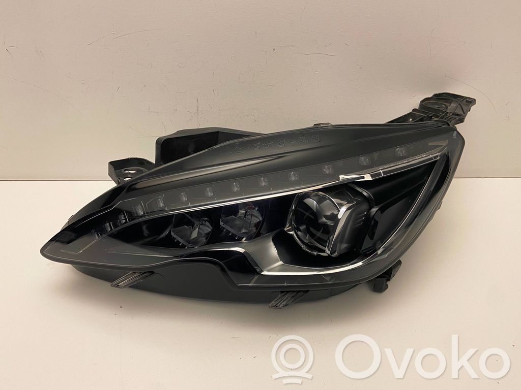 Peugeot 308 Lampa przednia 