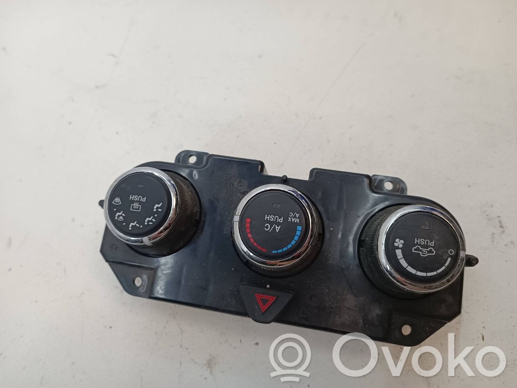 Dodge PickUp RAM SRT-10 Climate control unit 