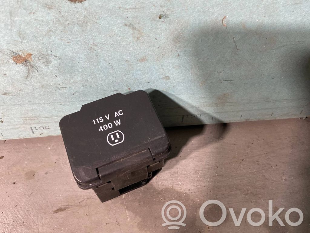 Dodge PickUp RAM SRT-10 12V Steckdose hinten 