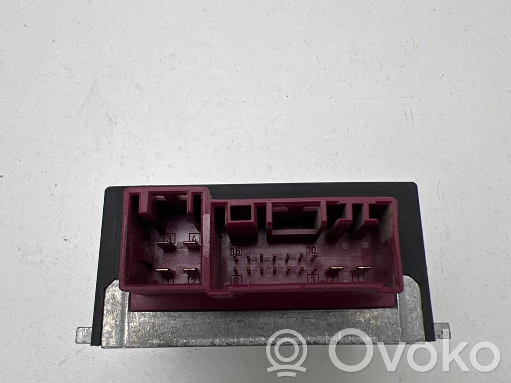 Unité de commande / module de pompe à carburant   7203993,55892110,072640585