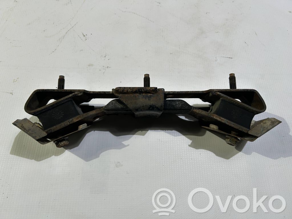 Gearbox mounting bracket   782254002