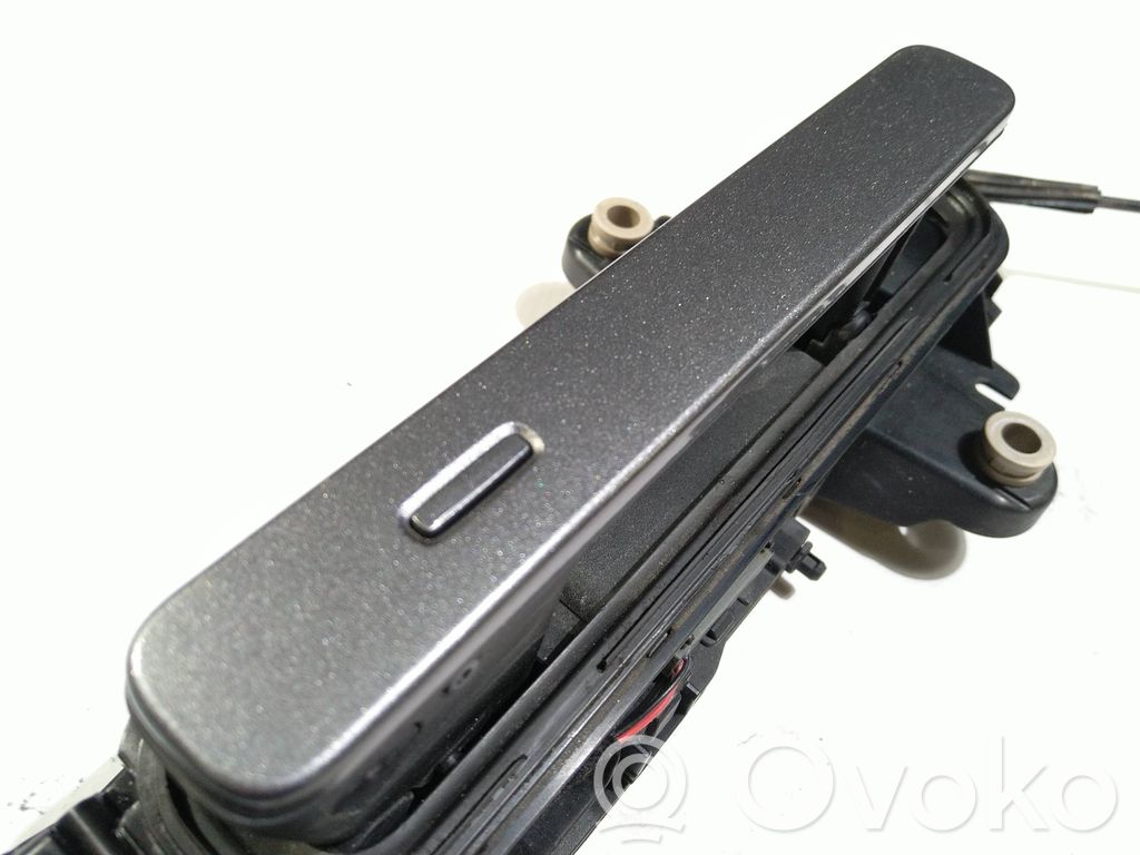 Manecilla externa puerta delantera   J8A222401AC