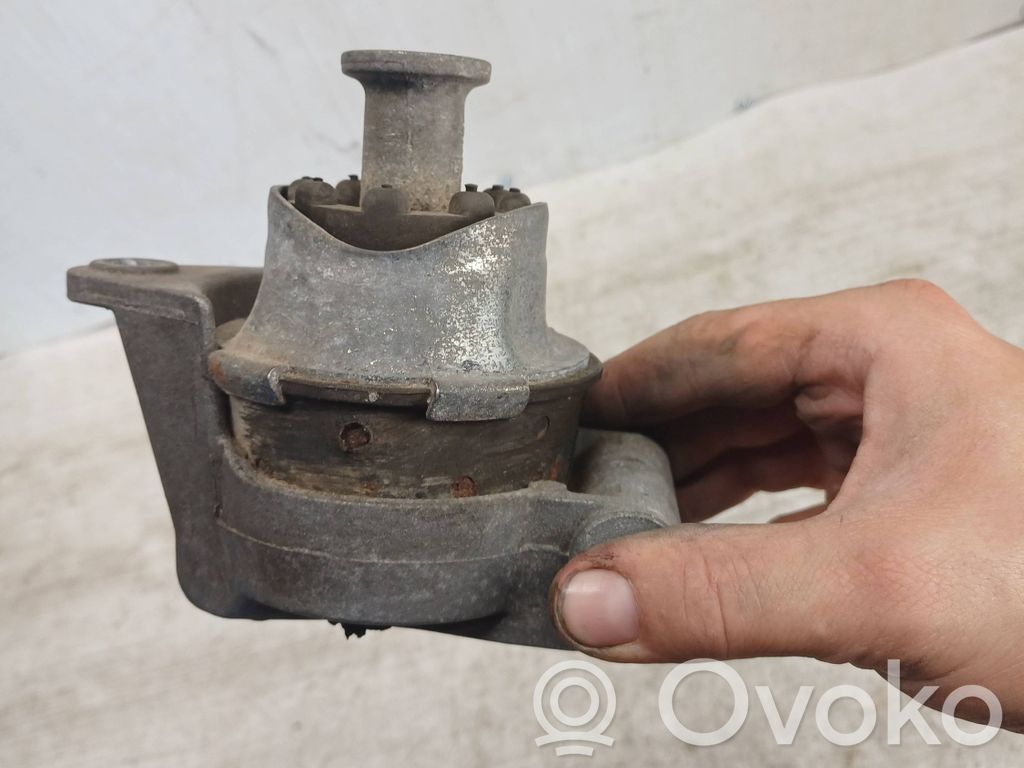 Opel Astra H Engine mount bracket 