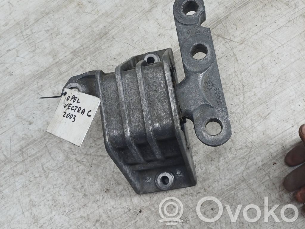 Opel Vectra C Engine mount bracket 