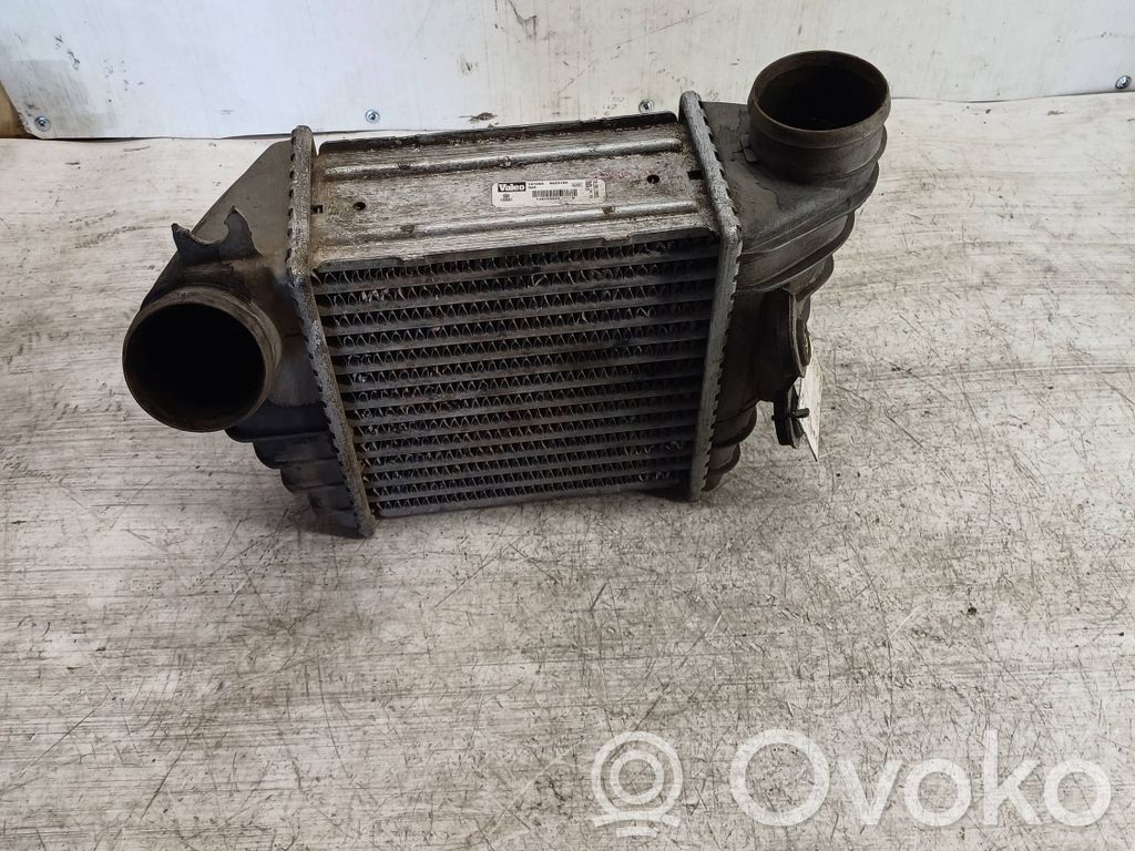 Volkswagen Golf IV Interkūlerio radiatorius 