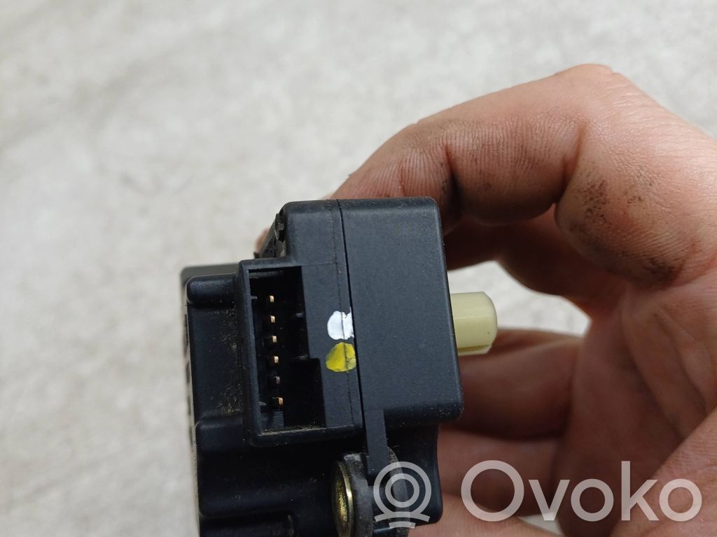 Volvo V70 Oro sklendės varikliukas 