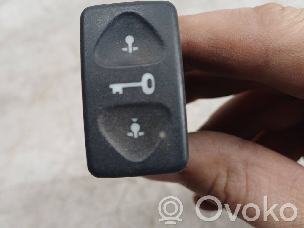 Land Rover Freelander Central locking switch button 